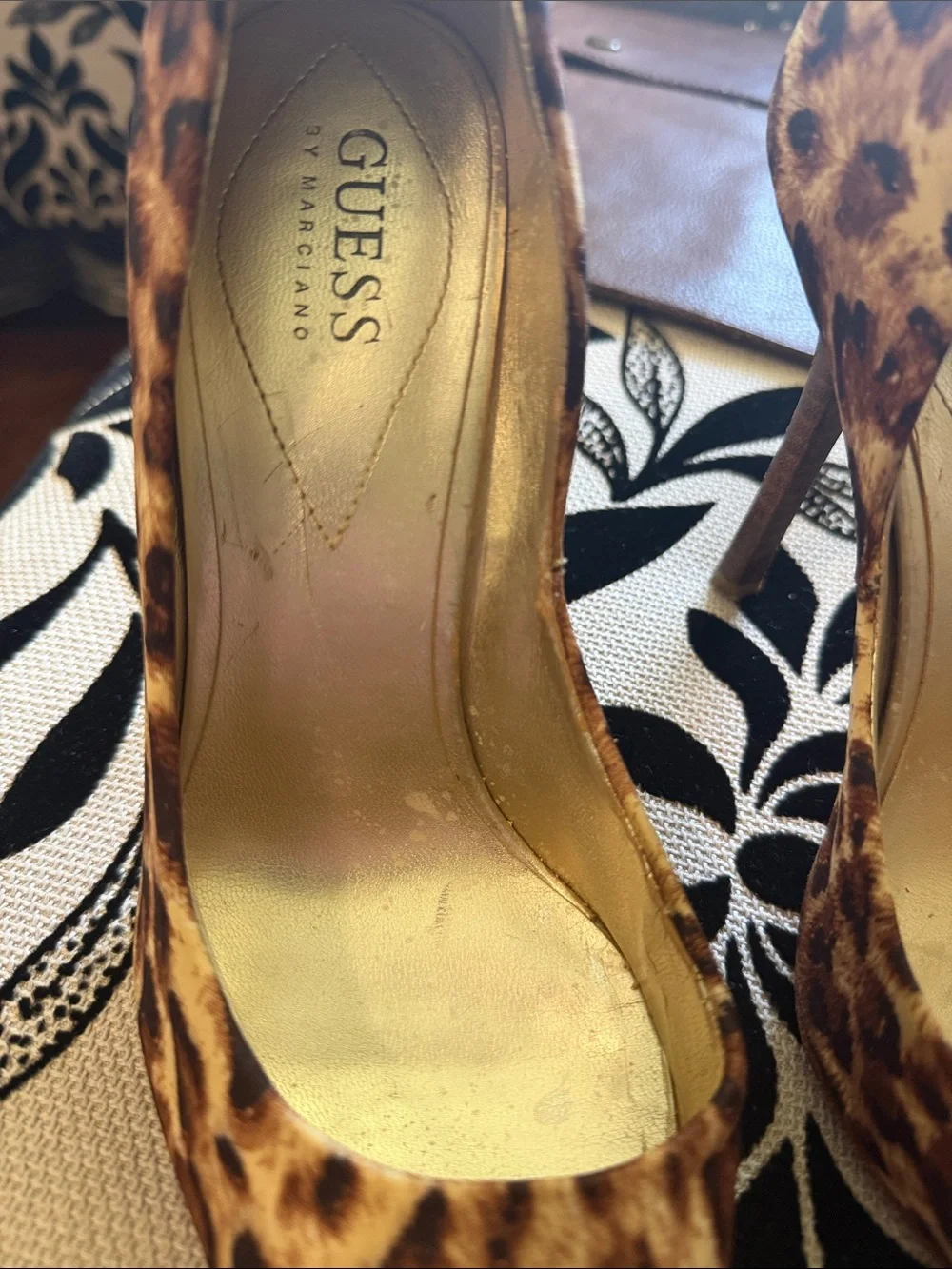 Guess Leopard Print Women's Heels Pumps dress shoes Sz 7